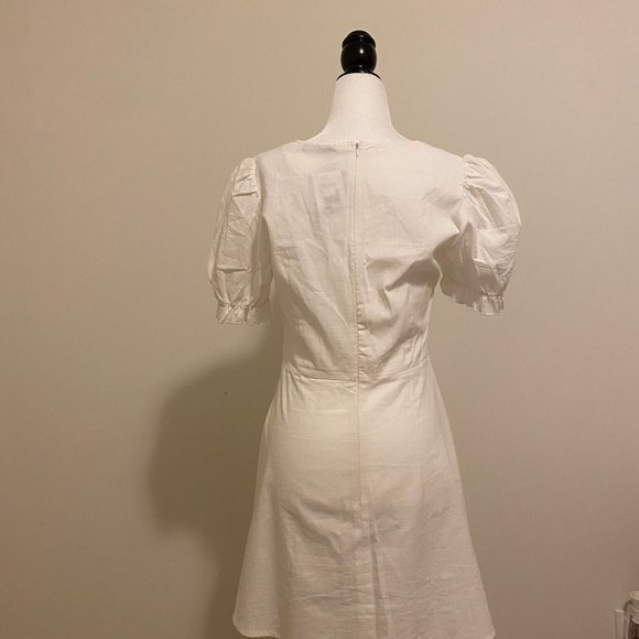 Mini White Dress with puff - Picture 2 of 4
